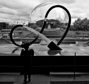 Antigravitational Sigma sculpture de manolis maridakis 300x283 Fontaine Maridakis // Cité des Sciences